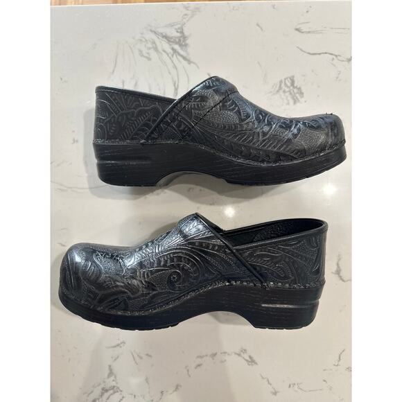 Dansko Women’s Professional Black Tooled Leather Clog, size 40, EUC - Picture 3 of 7
